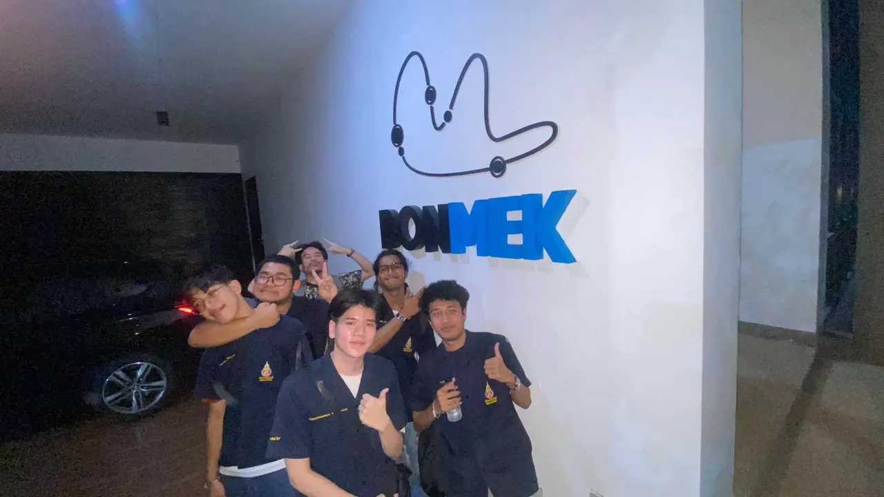 Bonmek internship team photo — image 1